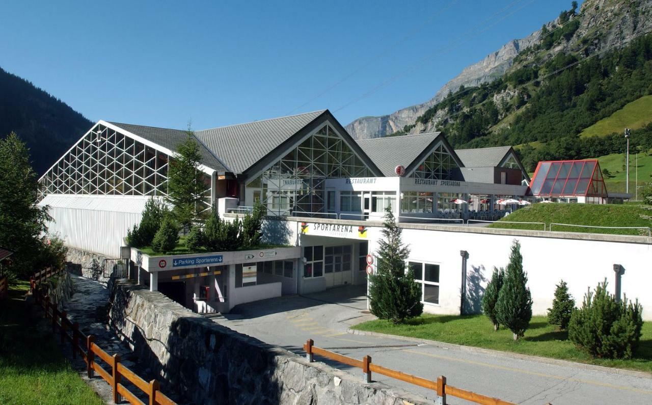 Mit Restaurant & Sportarena Camping *