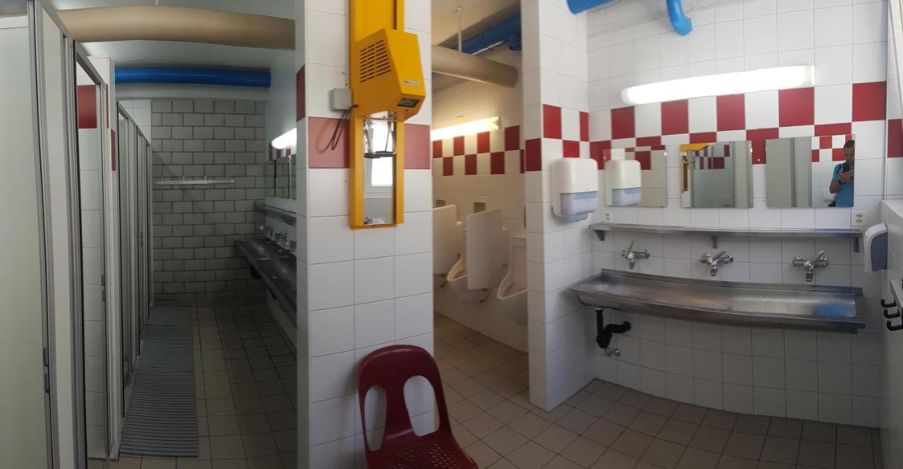 Mit Restaurant & Sportarena Camping