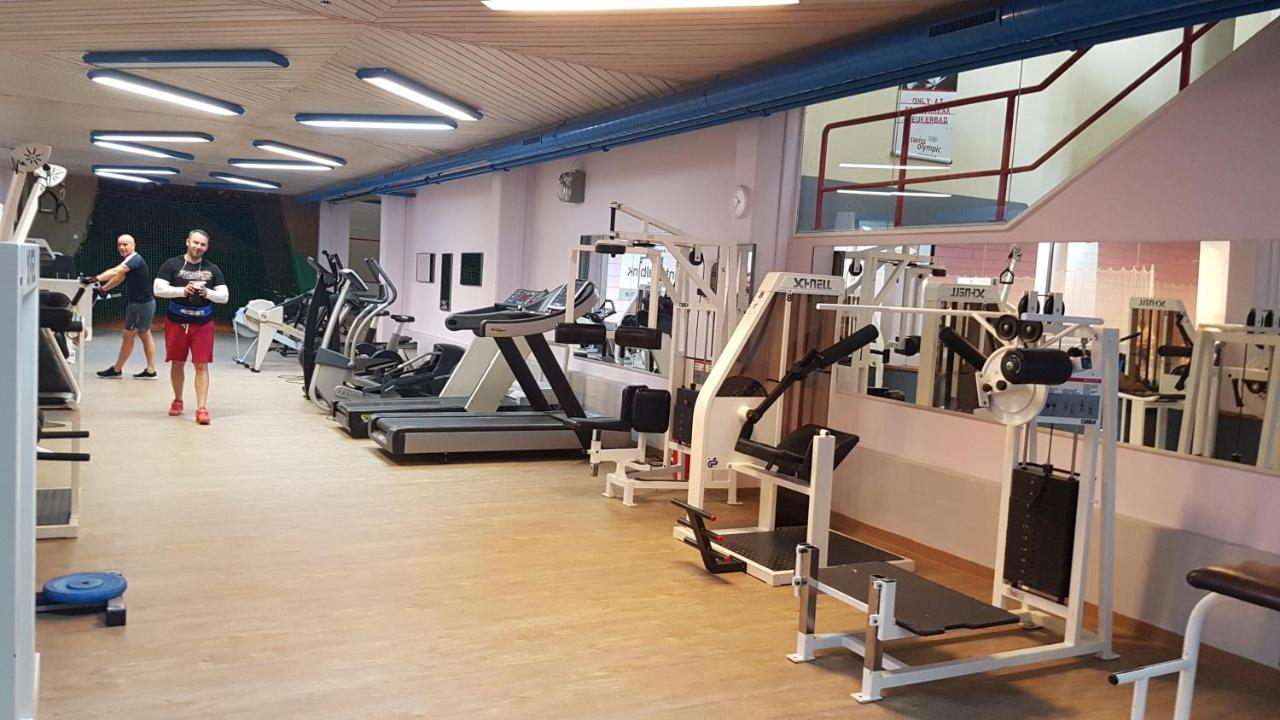 Mit Restaurant & Sportarena Loèche-les-Bains